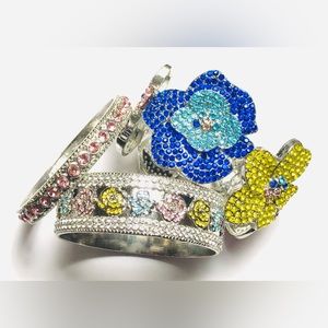 Sassy Jones, three-piece silver tone bangles